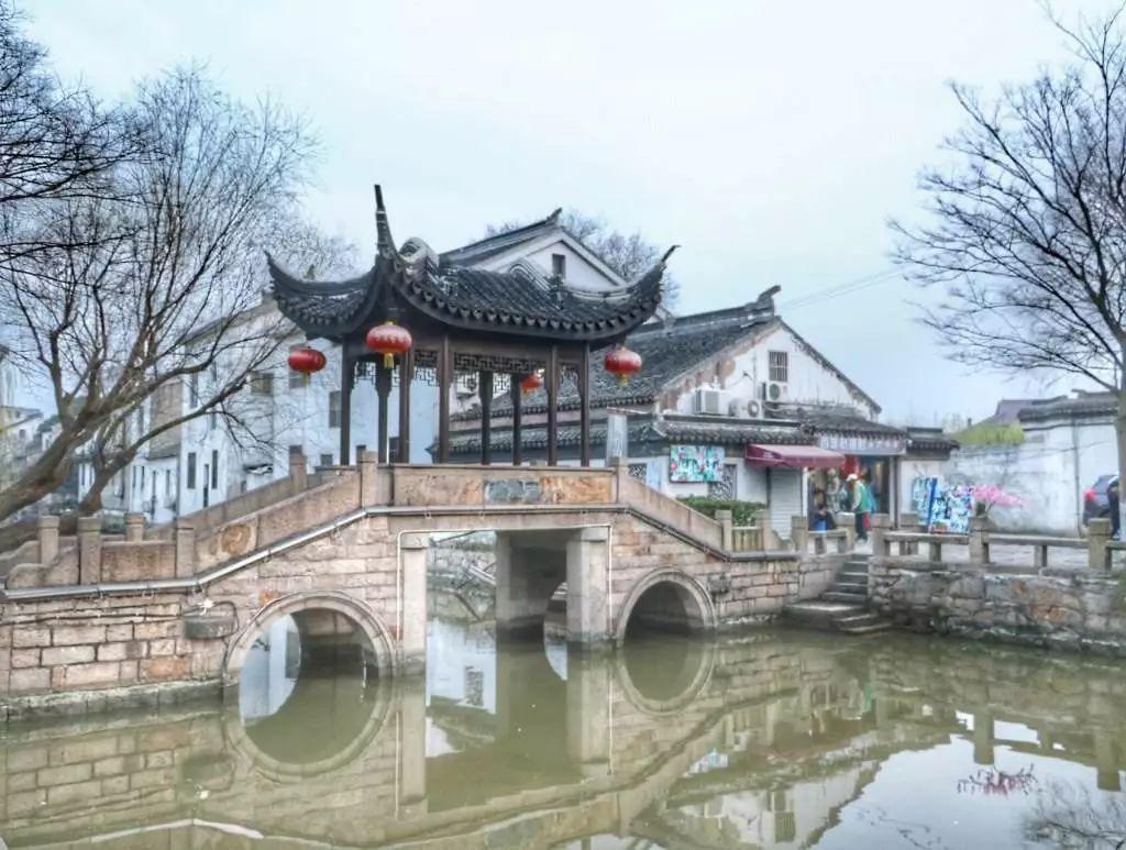 为李嘉诚连生三孙，牵制李泽楷获五亿，梁洛施为何还进不去李家？游戏画面